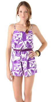 時尚焦點 alice + olivia aida 腰帶裝飾短款連身衣，Shopbop 精選穿搭指南